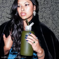 OLIVE & THE MARTINI & MANI - BIG BOTTLE SIP KIT 1L (32 OZ) -Bkr bkr sip kit silicone straw cap glass water bottle 32oz olive the martini mani big bottle sip kit 1l 32 oz grommpb t32pb 34932929003691