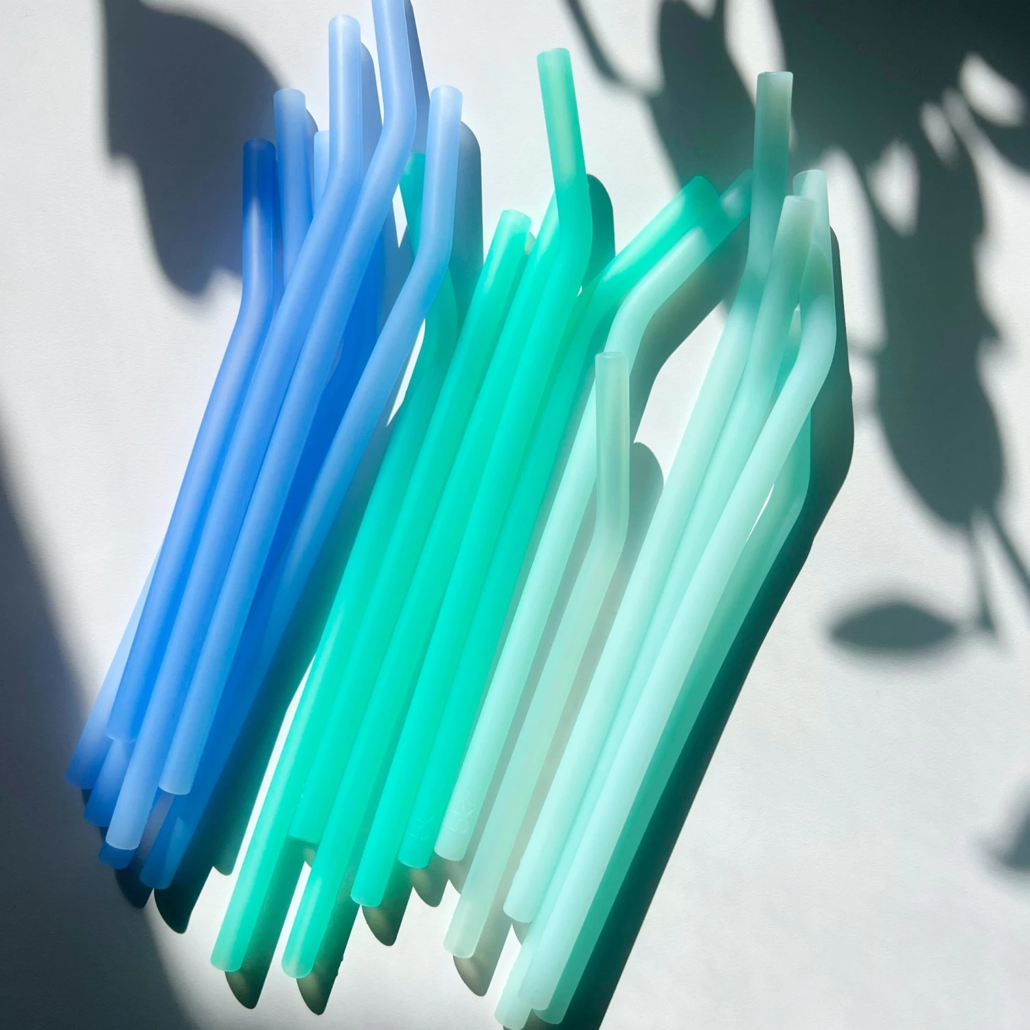 SOUTHAMPTON DEMI BOTTLE STRAWS 650ML (22OZ) SET OF THREE 2 SOUTHAMPTON DEMI BOTTLE STRAWS 650ML (22OZ) SET OF THREE - Image 2